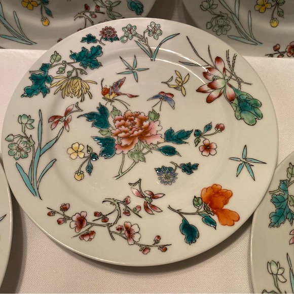 7 Chinese Famille Rose Plates w/ Flowers & Butterflies - Picture 3 of 12